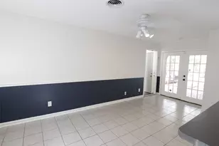 7030 Sharpview Dr, Houston, TX 77074 - Photo 6