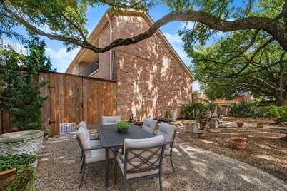 1723 Nantucket Drive, Houston, TX 77057 - Photo 4