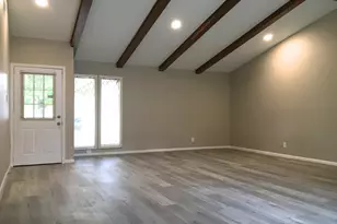 9307 Val Verde St, Houston, TX 77063 - Photo 4