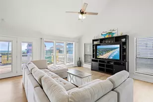 2300 Martinique, Crystal Beach, TX 77650 - Photo 10