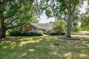 25121 Lakeview Rd, Katy, TX 77494 - Photo 2