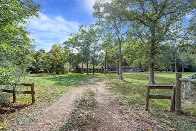 5400 Florida Chapel Road, Fayetteville, TX 78940 - Photo 2