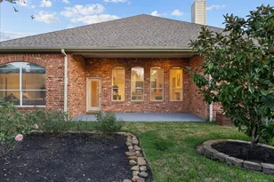 109 Hawke Bay Ln, Friendswood, TX 77546 - Photo 32