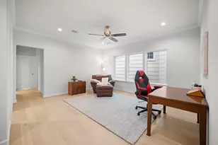1648 Bonnie Brae St, Houston, TX 77006 - Photo 18