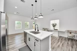318 Neyland St, Houston, TX 77022 - Photo 16