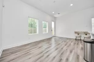 318 Neyland St, Houston, TX 77022 - Photo 28