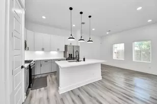 318 Neyland St, Houston, TX 77022 - Photo 14