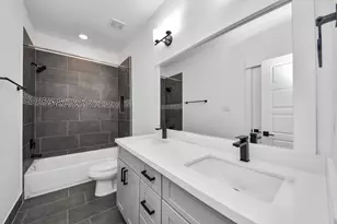 318 Neyland St, Houston, TX 77022 - Photo 10