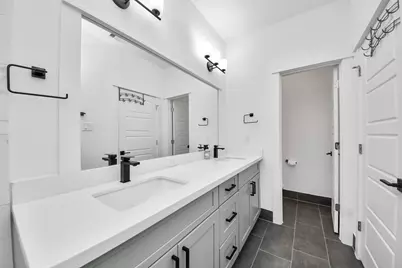 318 Neyland Street, Houston, TX 77022 - Photo 12