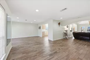 510 Country Ln, Bridge City, TX 77611 - Photo 8