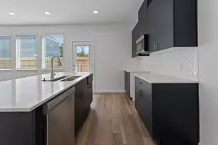 7710 Inwood Grv Ln, Houston, TX 77088 - Photo 10