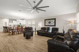725 Yellow Birch Ln, Conroe, TX 77304 - Photo 12