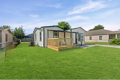 509 17th Avenue N, Texas City, TX 77590 - Photo 1