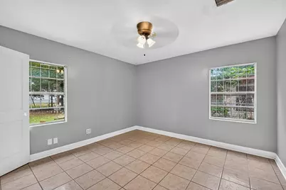 7319 Mountbatten Road, Houston, TX 77033 - Photo 6