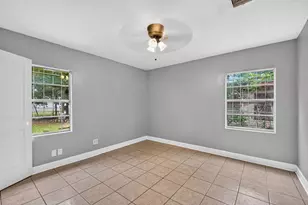 7319 Mountbatten Rd, Houston, TX 77033 - Photo 6