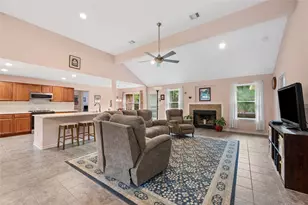 605 Pelican St, Magnolia, TX 77355 - Photo 2