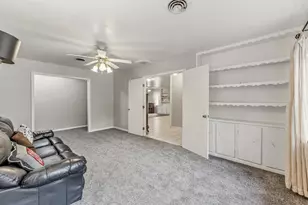 1207 21st St, Huntsville, TX 77340 - Photo 4