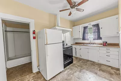 1207 21st Street, Huntsville, TX 77340 - Photo 32
