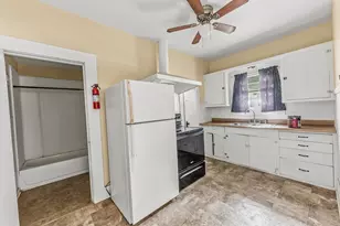 1207 21st St, Huntsville, TX 77340 - Photo 32