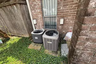 3900 Woodchase Dr, Houston, TX 77042 - Photo 12