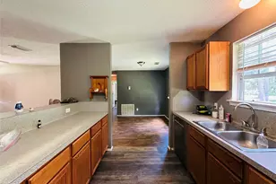 17001 Valley Ln, Conroe, TX 77306 - Photo 4