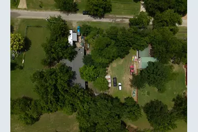276 Hilltop Drive, Ennis, TX 75119 - Photo 2