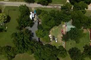 276 Hilltop Dr, Ennis, TX 75119 - Photo 2