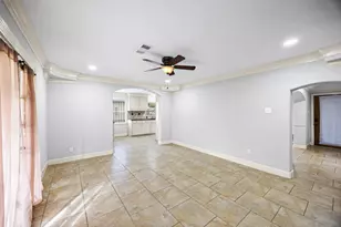 5303 Heatherbrook Dr, Houston, TX 77045 - Photo 12