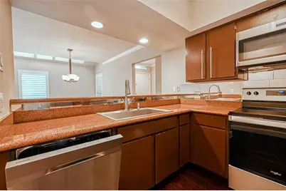 1926 Augusta Drive #18, Houston, TX 77057 - Photo 12