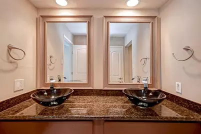 1926 Augusta Drive #18, Houston, TX 77057 - Photo 18