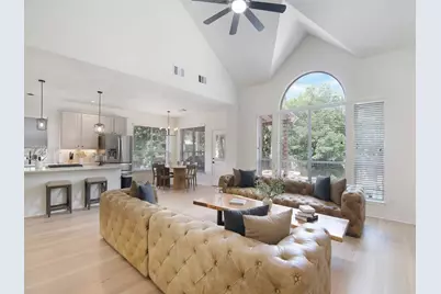11 Barlow Ct, The Woodlands, TX 77382 - Photo 1
