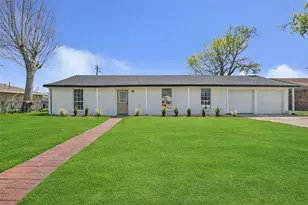 715 Pamela Dr, Baytown, TX 77521 - Photo 1