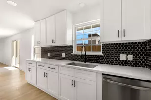 715 Pamela Dr, Baytown, TX 77521 - Photo 14