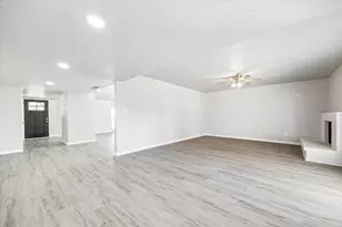 7330 Mar Vista Dr, Houston, TX 77083 - Photo 2