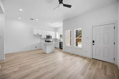 333 Delaware St #A, Houston, TX 77029 - Photo 4