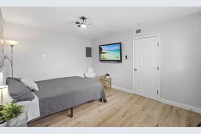 4018 Sealy Street, Galveston, TX 77550 - Photo 8