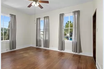 2417 Avenue M, Galveston, TX 77550 - Photo 4