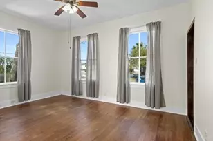 2417 Avenue M, Galveston, TX 77550 - Photo 4