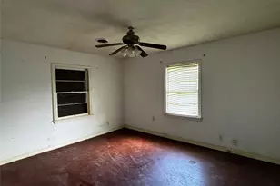 1402 Melody Dr, La Marque, TX 77568 - Photo 6