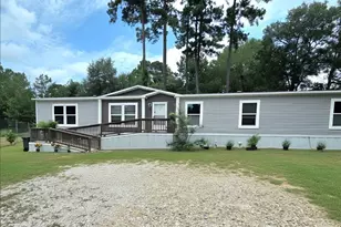7715 Walnut Tree Ln, Plantersville, TX 77363 - Photo 1