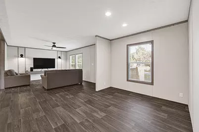 718 Main Street, Anahuac, TX 77514 - Photo 8