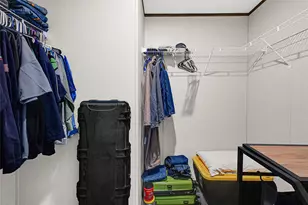 718 Main St, Anahuac, TX 77514 - Photo 12