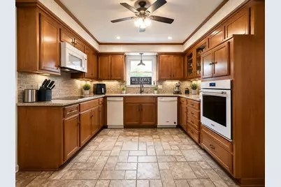 2947 Turtle Creek Drive, Wharton, TX 77488 - Photo 6