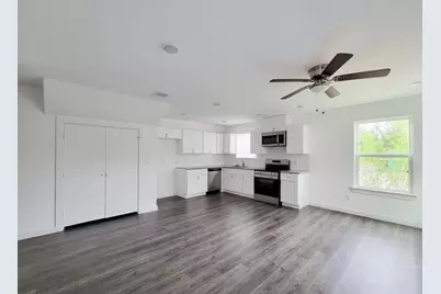 8122 Sterling Shire Street #B, Houston, TX 77078 - Photo 4