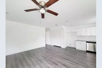 8122 Sterling Shire Street #B, Houston, TX 77078 - Photo 2