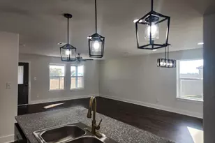 8009 Candor, Navasota, TX 77868 - Photo 4