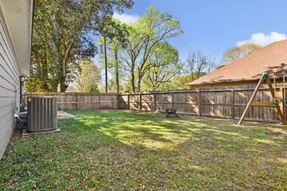 2201 Maple Avenue, Liberty, TX 77575 - Photo 32