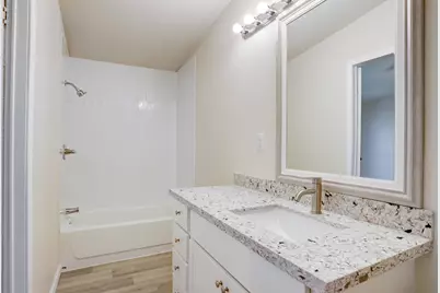 5806 S Hwy 35, Alvin, TX 77511 - Photo 12