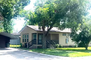 903 Bowie St, Columbus, TX 78934 - Photo 2