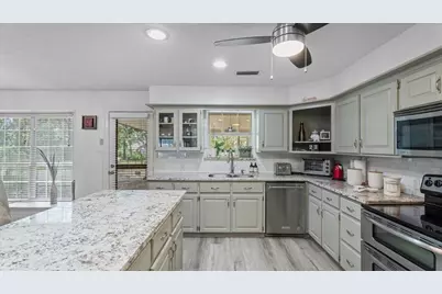 9502 Rolling Oaks Drive, Tomball, TX 77375 - Photo 14